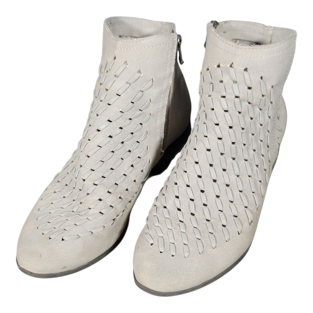 Blowfish Malibu Gray Woven Faux Suede Ankle ‎ Boho Chic Cutout Zip Flat Booties